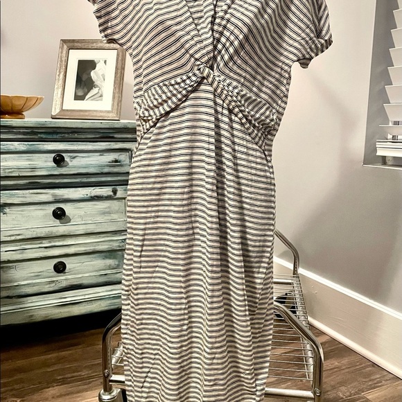 All SAINTS Paloma Dress 🌟HOST PICK🌟 - Picture 2 of 8